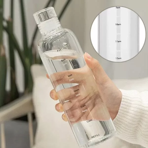 Wasserflasche mit Zeitmarkierung